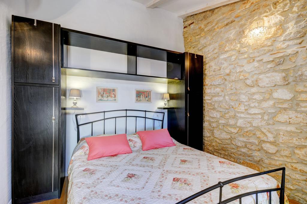 Apartment Etta Fazana Bilik gambar